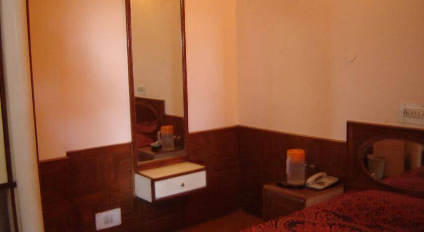 Hotel Green Land, Shimla 3